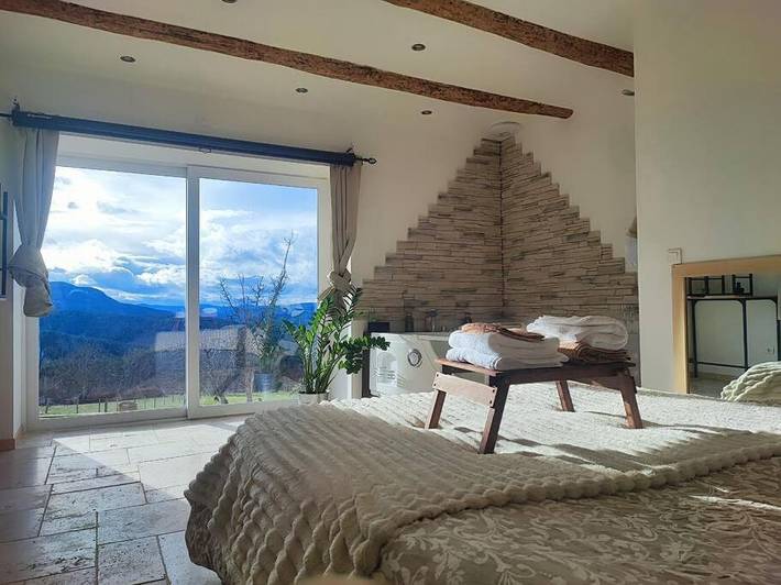 Location de vacances pour 2 personnes, avec jacuzzi et jardin à Beaux