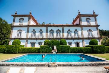 Maison de campagne pour 4 personnes, avec piscine ainsi que jardin et terrasse dans Facha