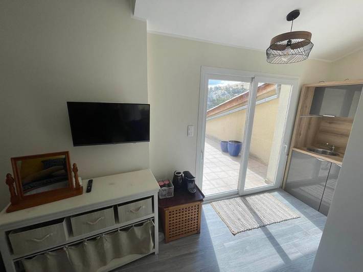 Location de vacances pour 2 personnes, avec vue ainsi que piscine et jardin à Saint-André-les-Alpes - 4