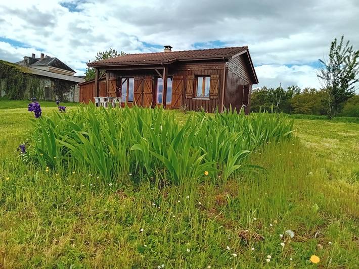 Location de vacances pour 5 personnes, avec jardin à Saint-Front-d'Alemps