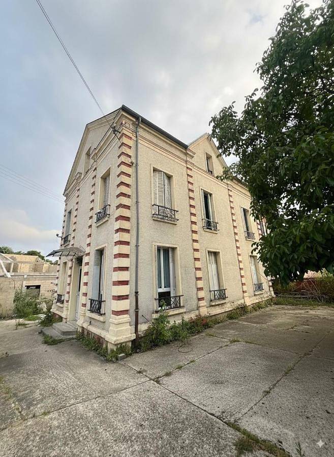 Location de vacances pour 12 personnes, animaux acceptés à Argenteuil