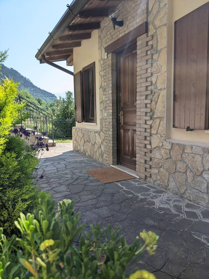 Ferienhaus für 6 Personen, mit Balkon und Balkon/Terrasse sowie Terrasse und Garten in Tignale - 3