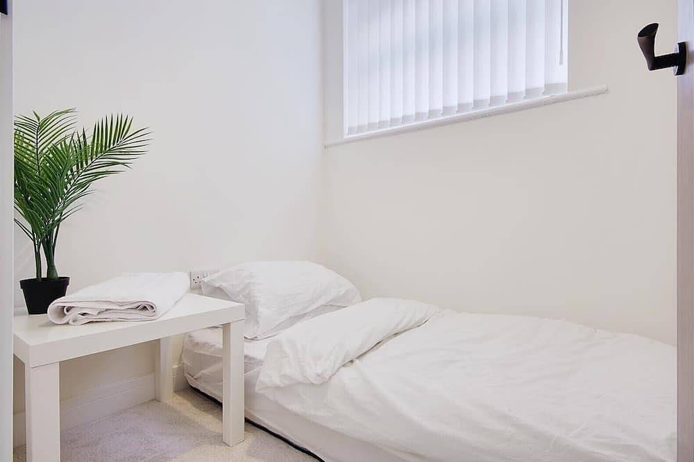 Apartamento entero, Apartamento-Lujoso-Baño privado externo-Castle Lane in Bournemouth, Sudoeste de Inglaterra