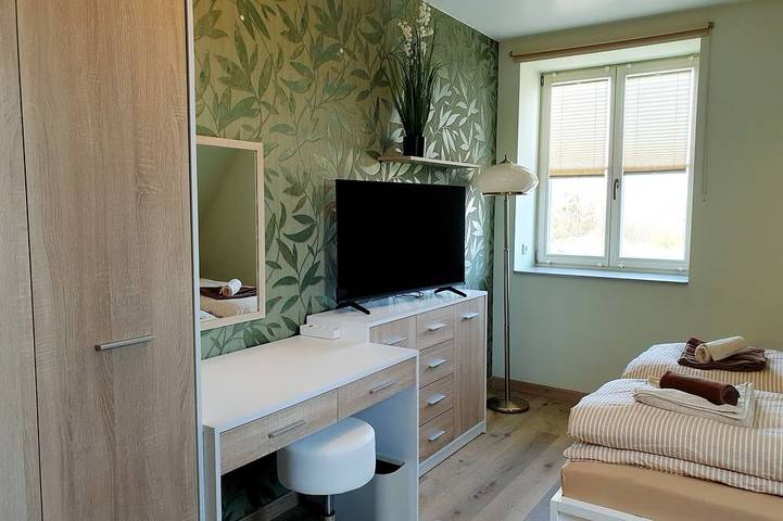 Wohnwagen für 6 Personen in Brandenburg - 3