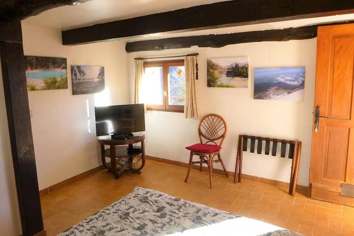 Location de vacances pour 6 personnes, avec terrasse et jardin à Roquebillière - 4