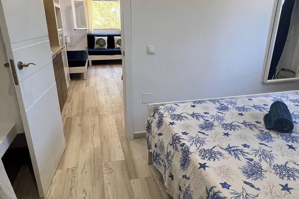 900 mt Es Pujols, fastastic two-room apartment \"Ismera 2 \" very quiet! Wi Fi, smart Tv in Es Pujols, Formentera