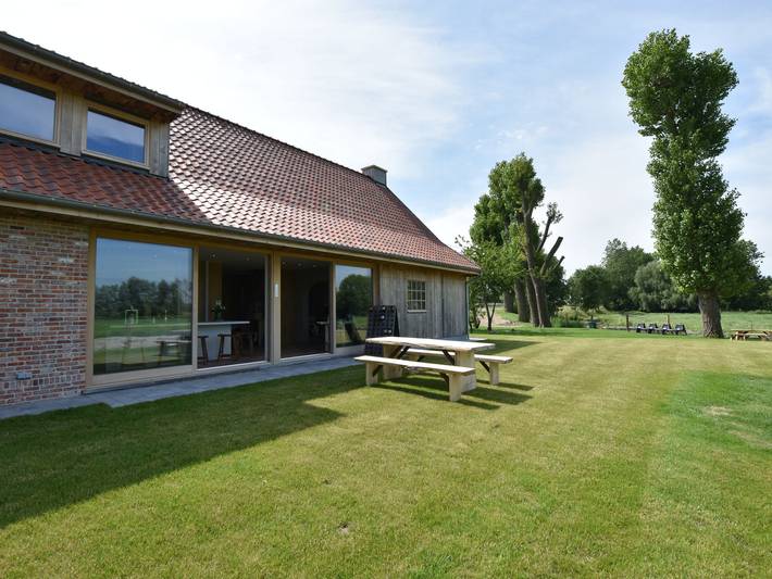 Vakantiehuis voor 8 personen, met Terras en Tuin in Diksmuide