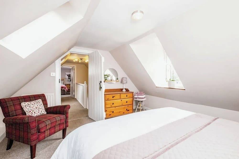 Cosy Highland Cottage Stay in Drumnadrochit, Highlands