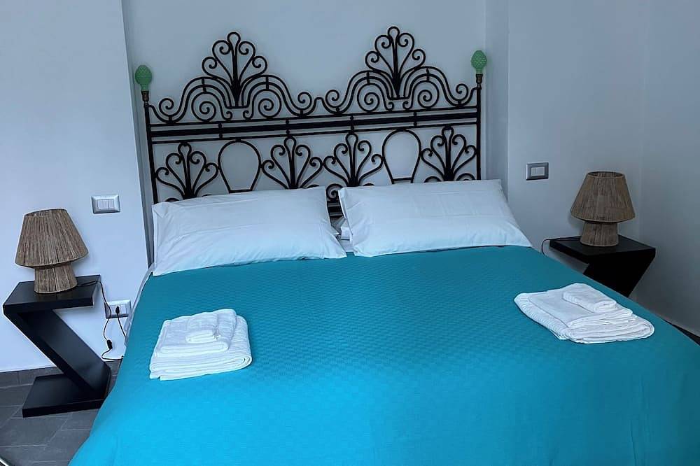 New cozy detached villa in the center of the village of Nerano parking space in Nerano, Provinsen Napoli