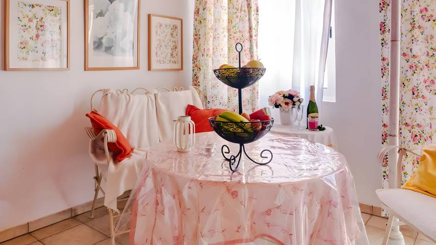 Entire apartment, Casa Rosa – Charming Two-Bedroom Apartment with Panoramic Views in Arico Viejo, Arico
