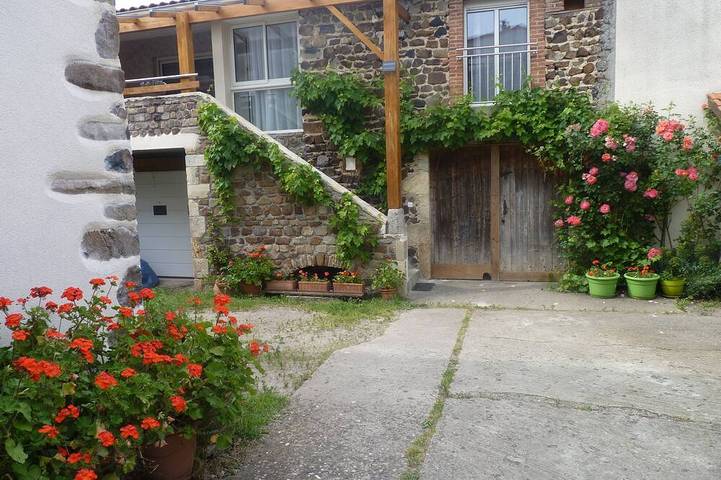 Location de vacances pour 4 personnes à Saint-Julien-de-Coppel