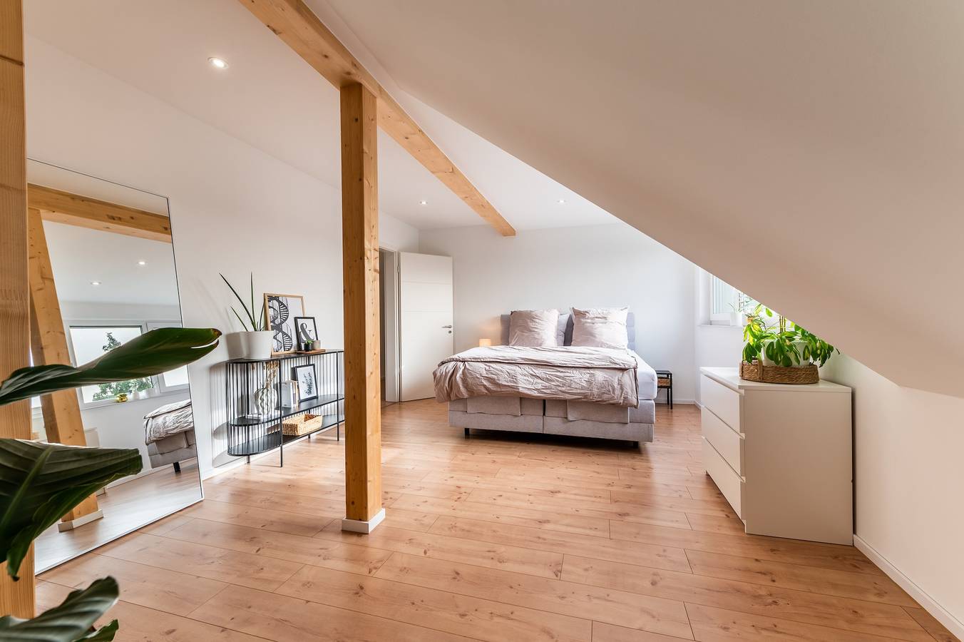 Ganze Wohnung, Ferienwohnung 'N8quartier' mit Balkon, Wlan und Klimaanlage in Bannewitz, Osterzgebirge