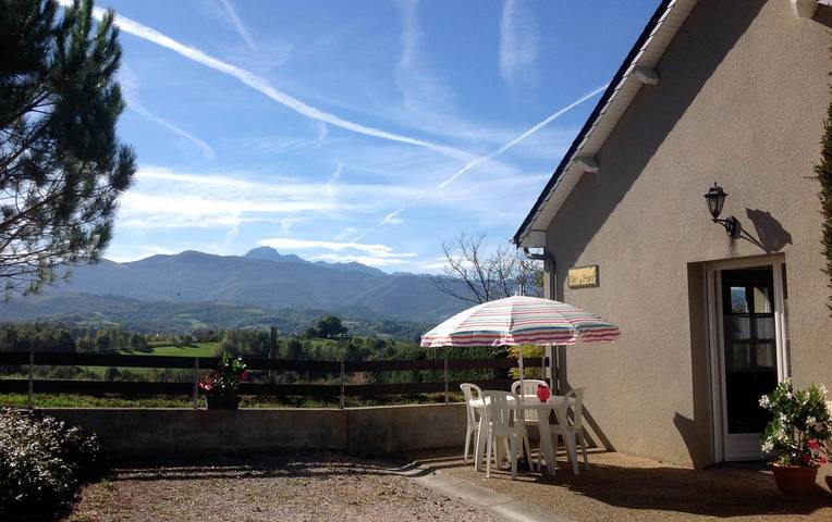 Gîte for 2 people, with garden, with pets in South-west France