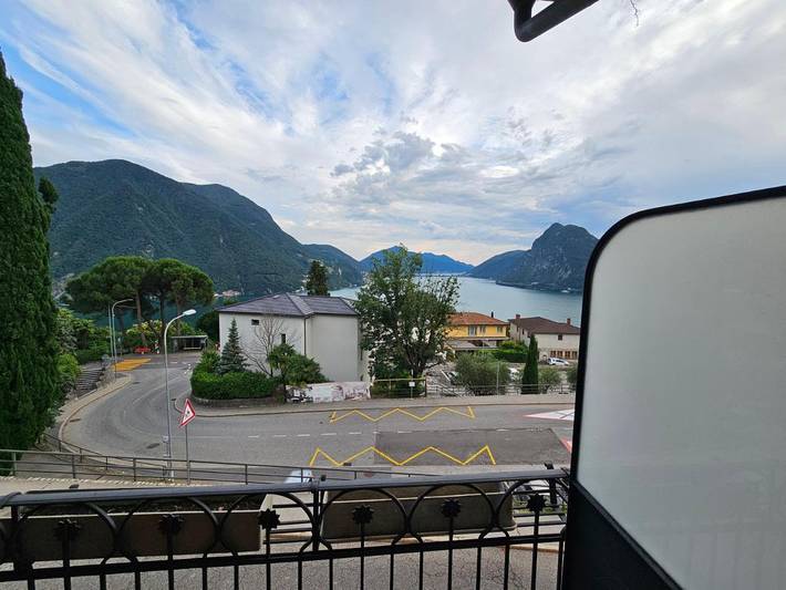 Chambre d’hôte pour 2 personnes, avec vue sur le lac ainsi que vue et balcon à Lugano - 4