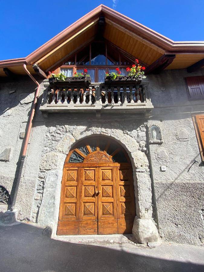 Casa vacanza per 8 persone, con Balcone e Terrazza nonché Panorama a Borno