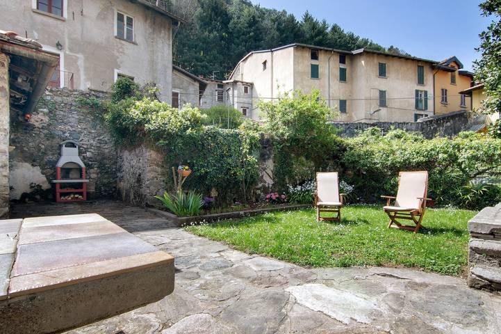 Appartement de vacances pour 6 personnes, avec Jardin à Dongo