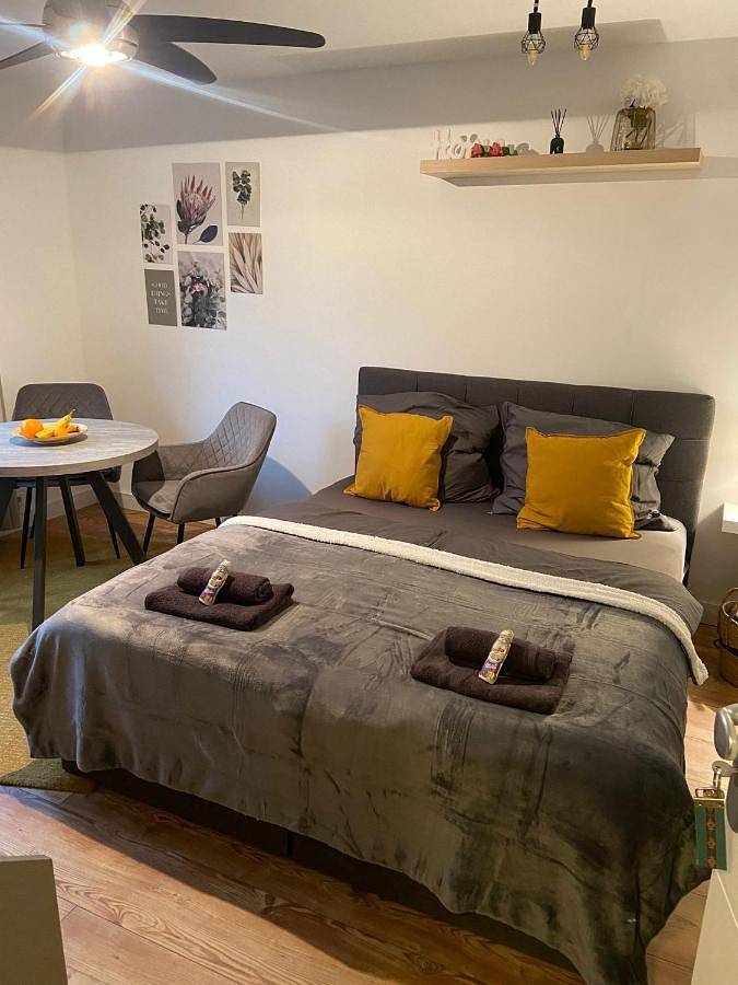 Ferienwohnung für 3 Personen, mit Balkon und Terrasse sowie Ausblick in Birkenau