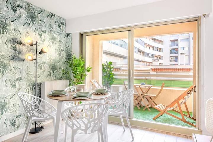 Gîte pour 4 personnes, avec balcon et vue dans Plage Beau Rivage Saint Raphael - 2