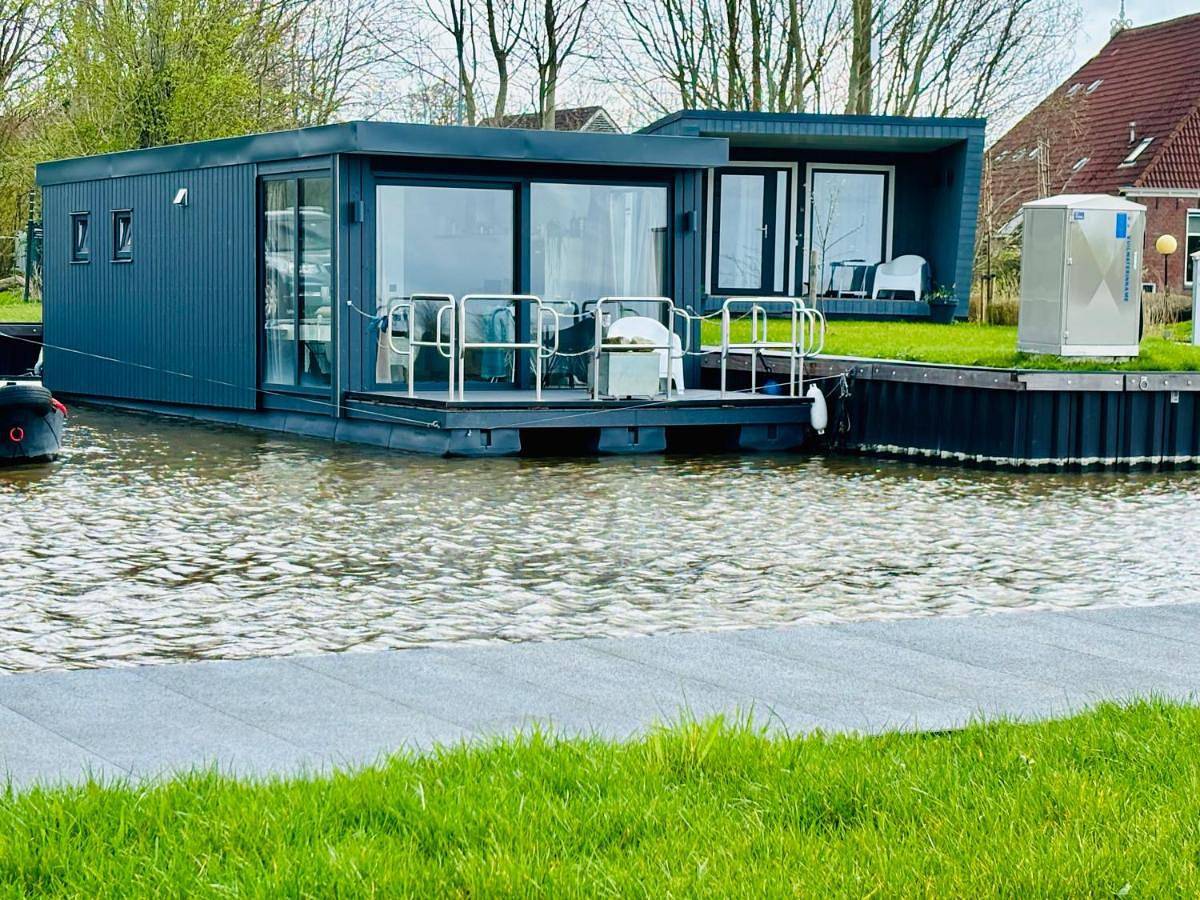 Two-Bedroom House in Wommels, Littenseradeel