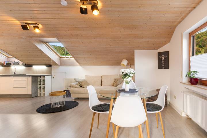 Ganze Wohnung, Ruhiges Apartment mit Balkon und Naturgarten, ideal für Familien - Daniel's Fewo in Gruibingen, Albsteig Etappe 7