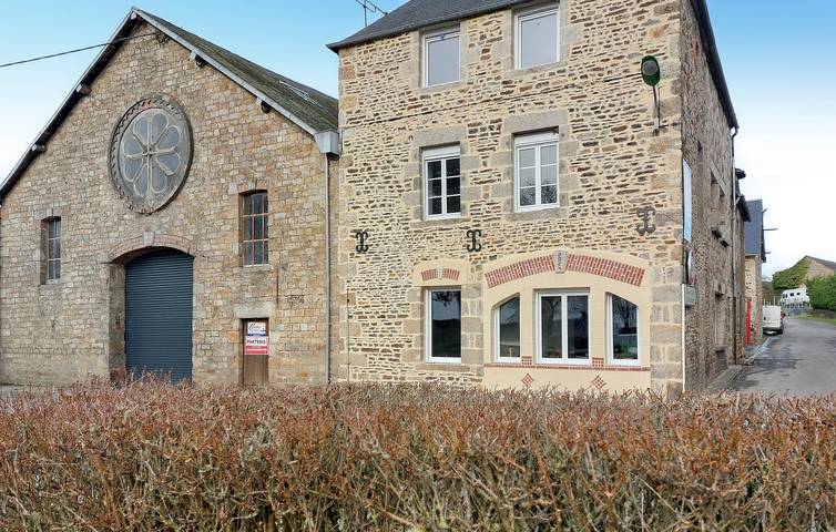 Location de vacances pour 10 personnes, avec Terrasse et Jardin à Saint-Calais-du-Désert