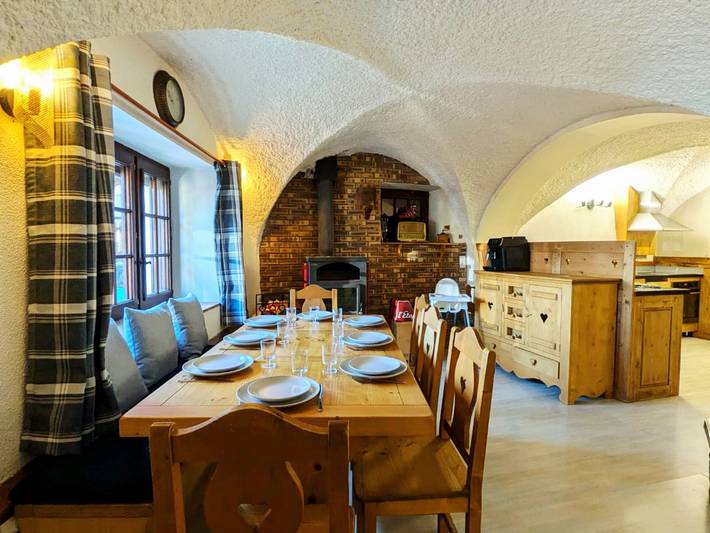 Apartamento entero, Apartamento único con chimenea y parking en el centro de La Plagne Montalbert in La Plagne, Aime-la-Plagne