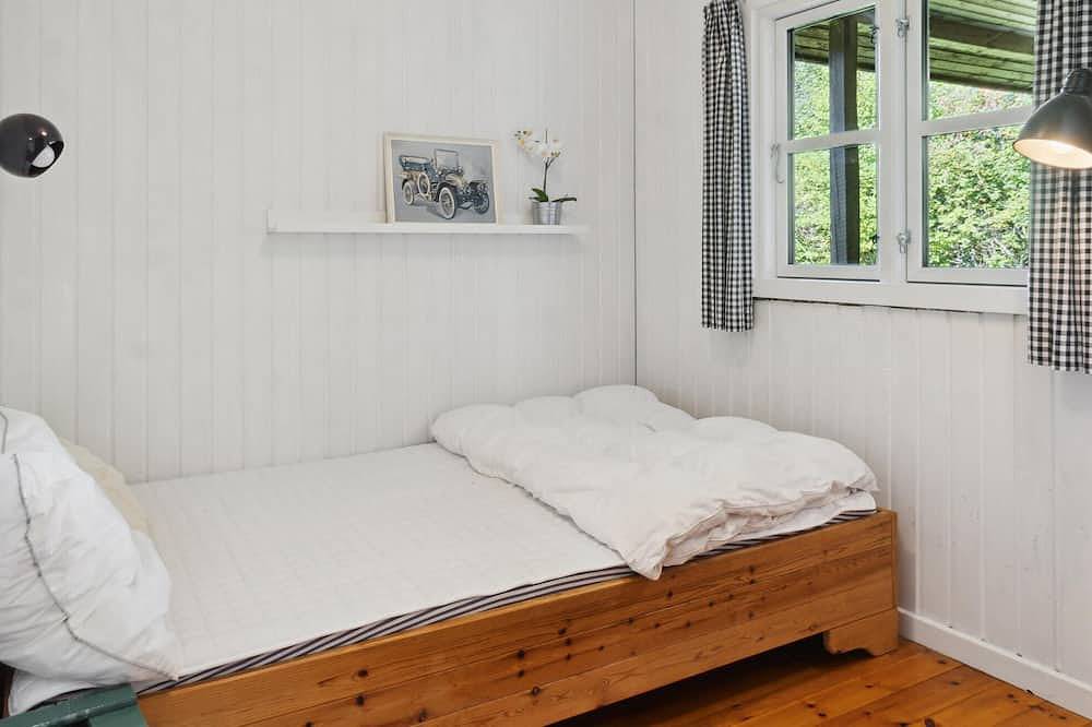 2 bedroom gorgeous home in Askeby in Swedish Baltic Sea