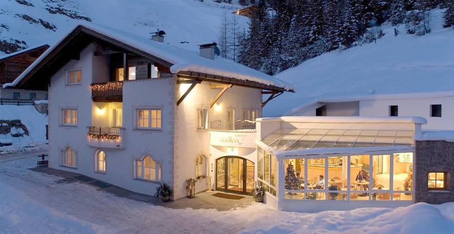B&b per 3 persone, con Balcone e Terrazza nonché Idromassaggio e Giardino a Selva di Val Gardena