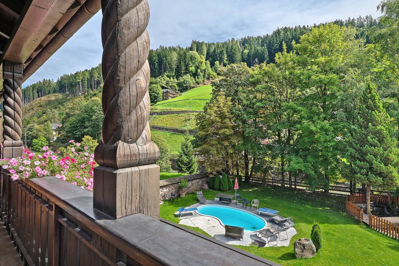 Hel lägenhet, Apartment 'Hotel Residence Olympia 4' with Mountain View, Shared Garden and Wi-Fi in Sarnthein, Sarnvalley