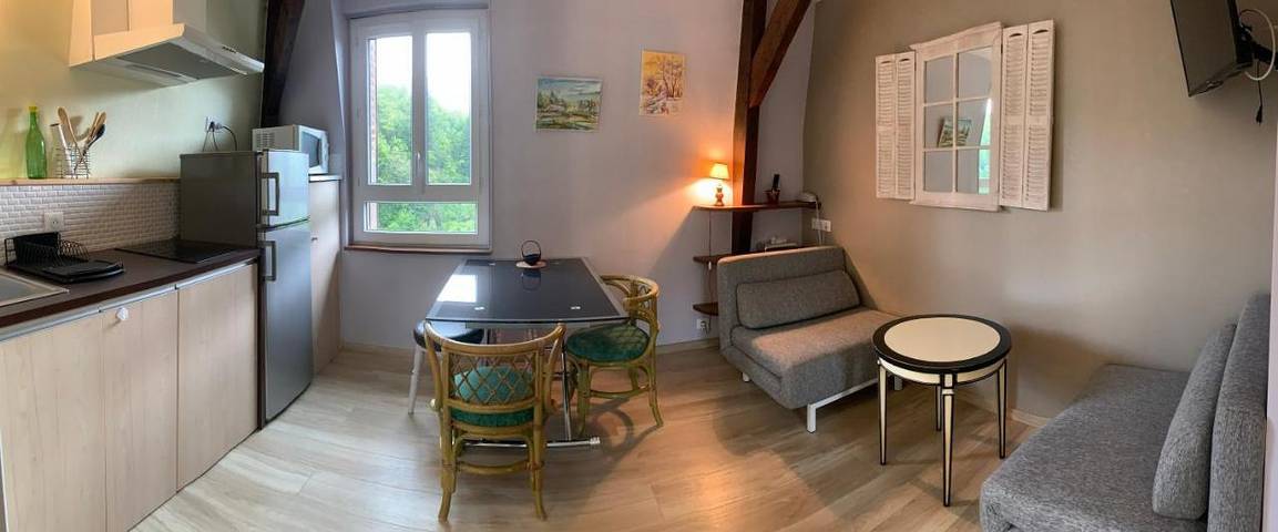Hôtel pour 3 personnes, avec jardin et sauna ainsi que piscine et vue, animaux acceptés à Saint-Cirgues-de-Jordanne - 3