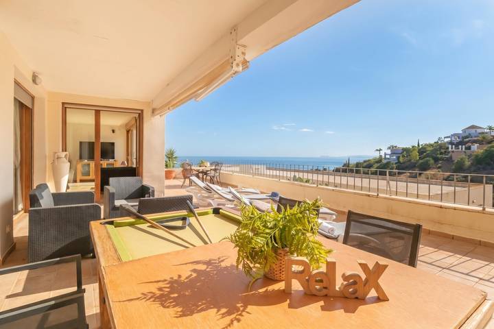Ferienwohnung für 6 Personen, mit Meerblick und Terrasse sowie Pool in Marbella