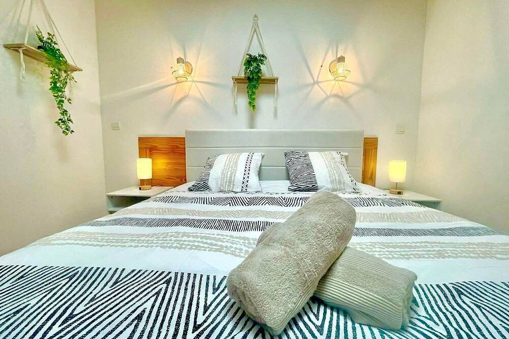 Entire apartment, La Pause Douce, 2 Guests, Pool & Sunshine in Calvisson, Mediterranean Coast (France)