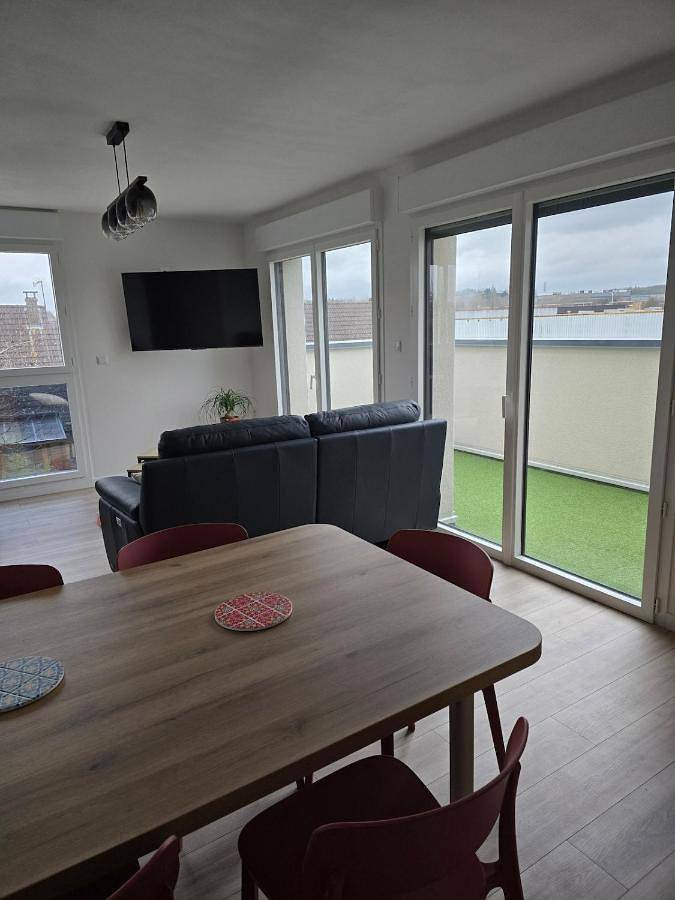 Gîte pour 5 personnes, avec Balcon et Terrasse dans Longuenesse