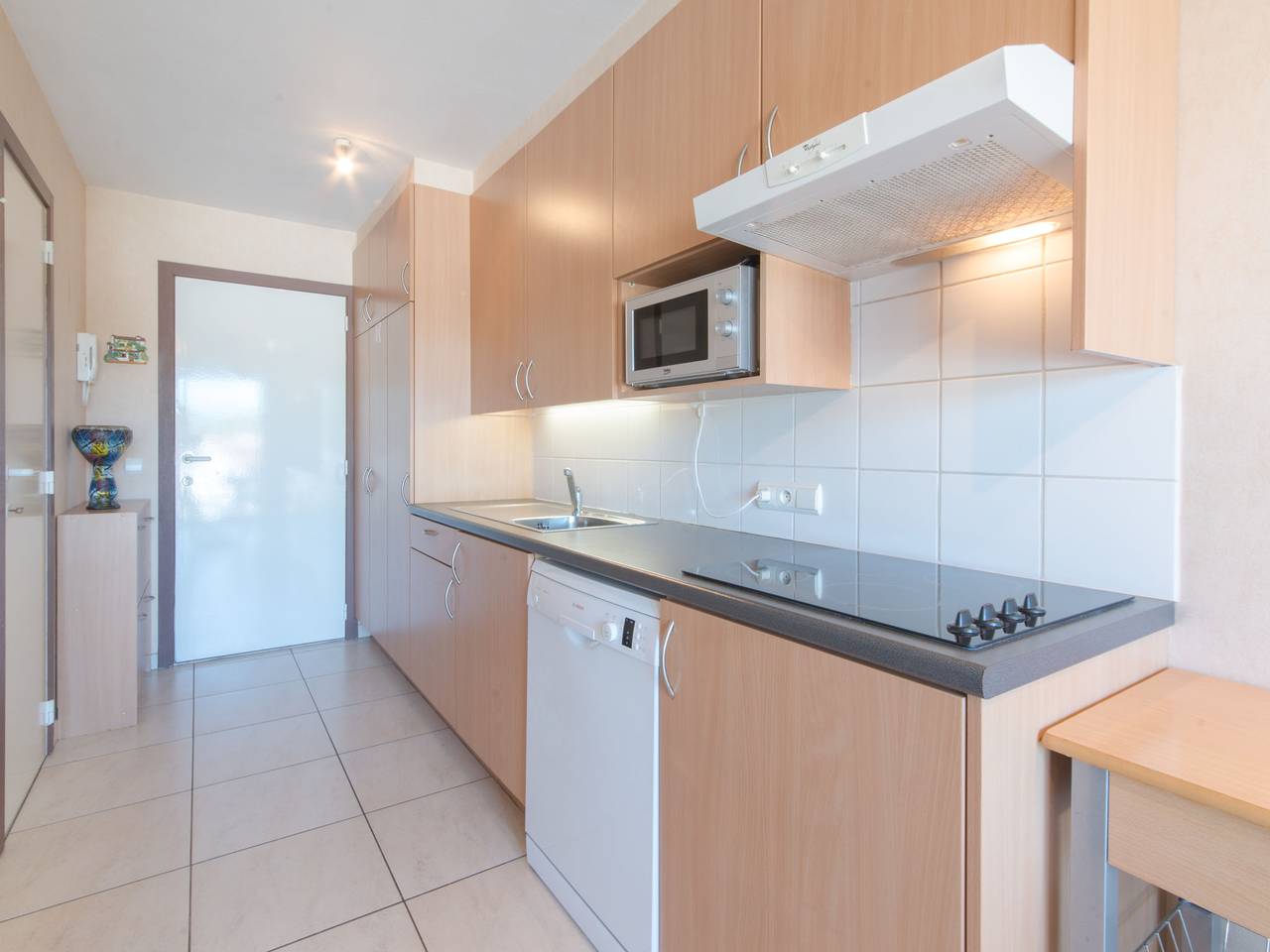 Entire apartment, Firenze 108 with parking in Bredene, Belgian Coast