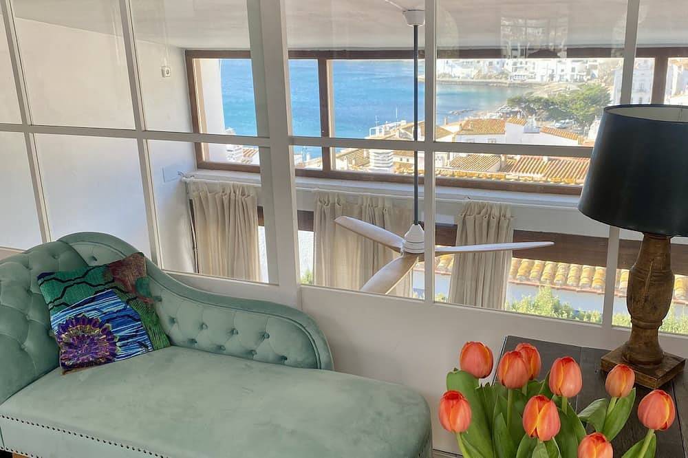 Designer house with parking and panoramic views in Platja des Poal (Cadaques), Cadaques
