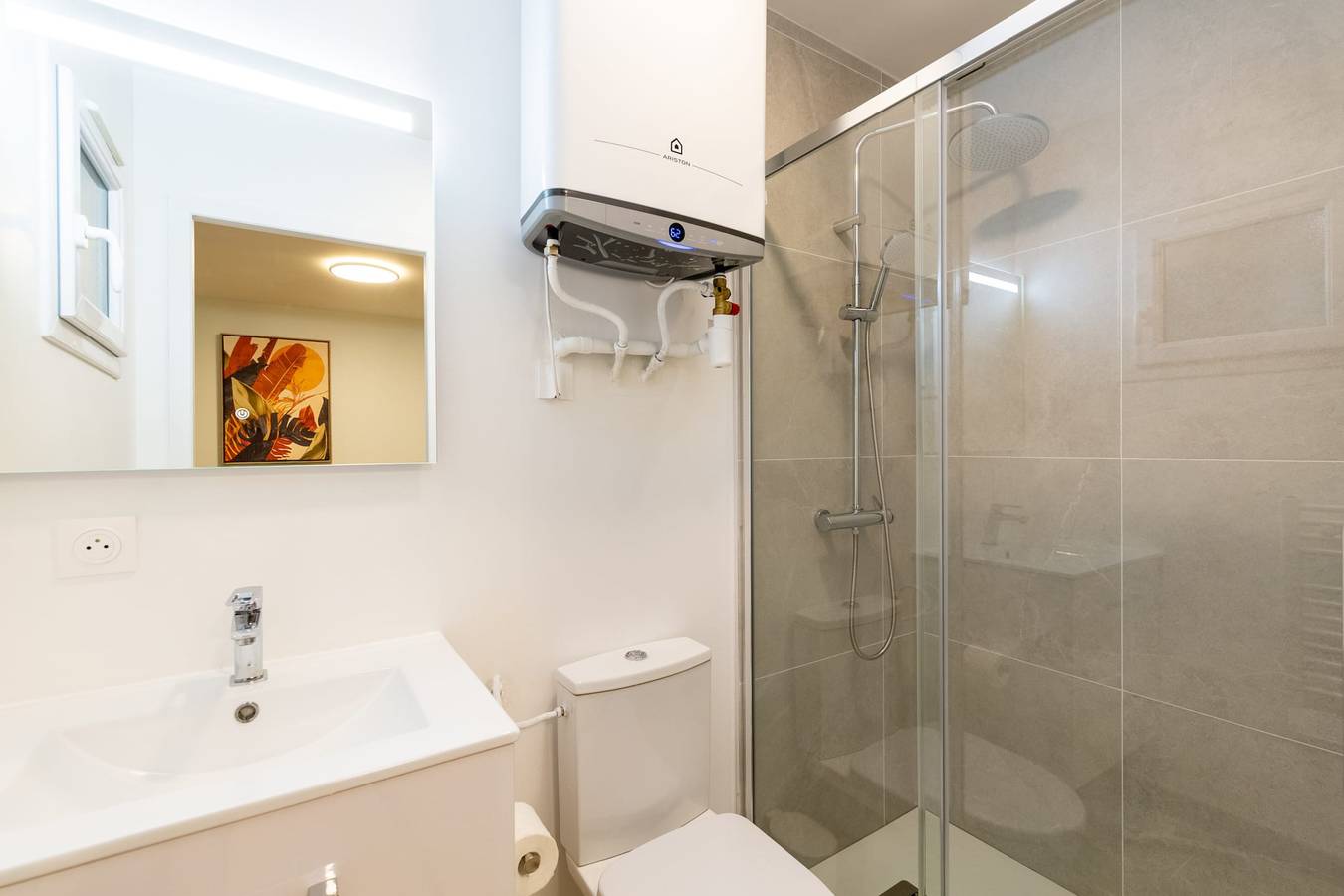 Appartement entier, Proche Mérignac & Aéroport, Chic & Calme in Pessac, Région de Bordeaux