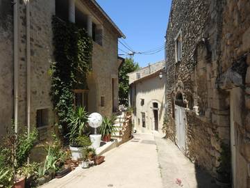 Gîte pour 4 personnes, avec terrasse à Céreste