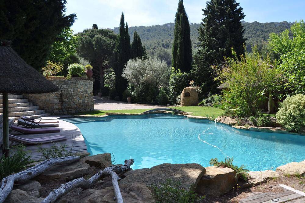 Pretty Vineyard Cottage On Property 12 Mins From Bandol And Beaches Clim Swimming Pool in Le Castellet, Toulon region