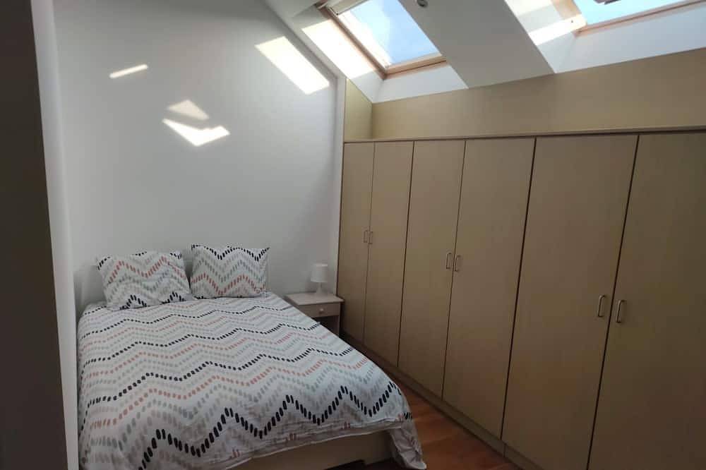 Beautiful Villa 8 bedrooms/20 people, for your parties, reunions, seminars or large families. in Charleroi, Henegouwen