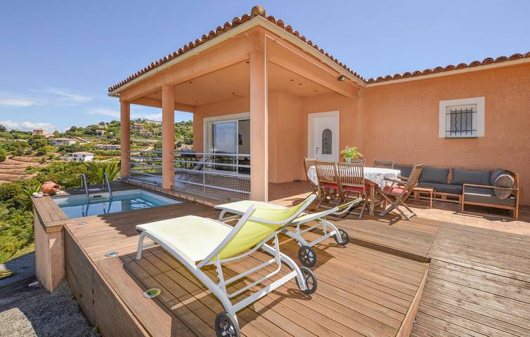 Holiday apartment for 6 people, with garden and pool as well as terrace - 1