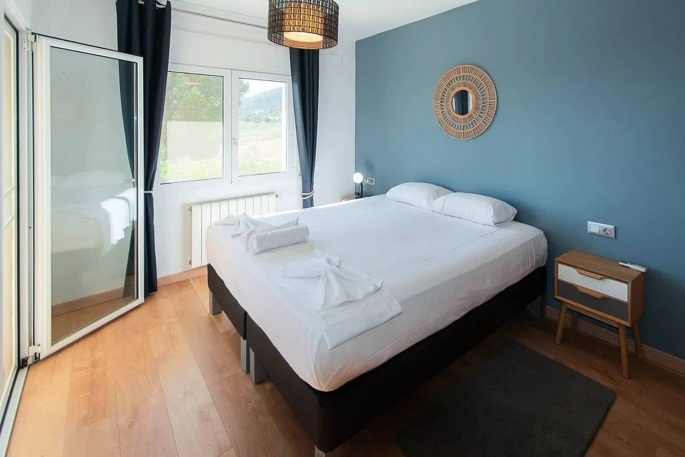 Villa de lujo con aire acondicionado, TV y cerca de restaurantes in Palau Sabardera, Alt Empordà