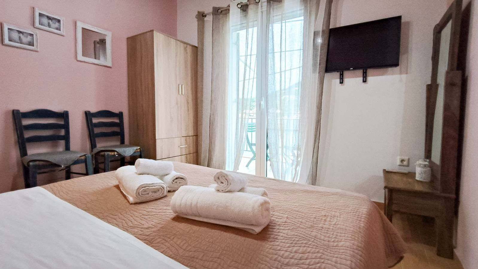 Apartamento entero, Apartamento de vacaciones para 4 personas con balcón/terraza in Síbota (Léucade), Grecia