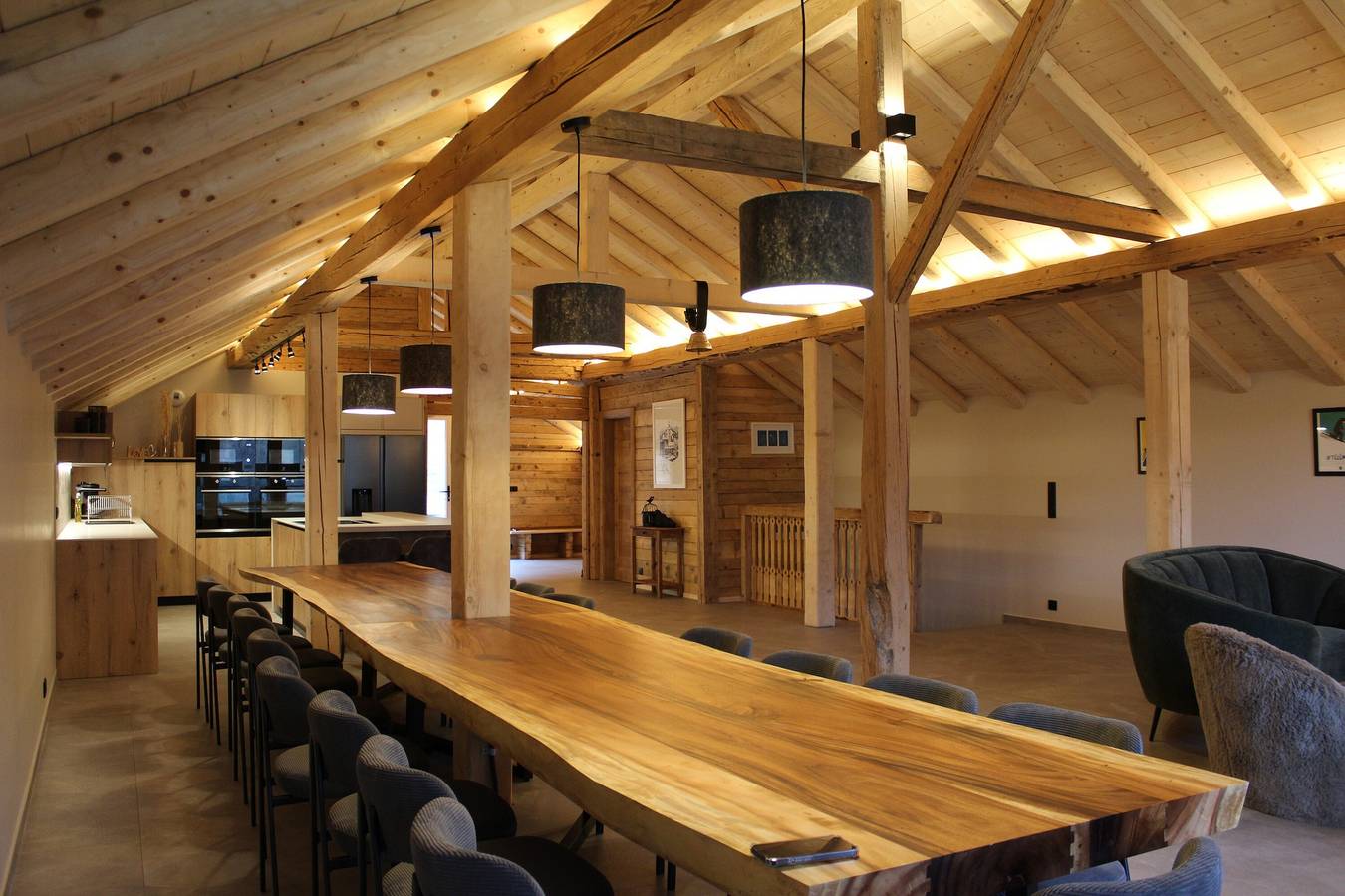 Gîte 'Lisalice': Mountain View, Private Terrace & Wi-Fi in Les Villards-sur-Thônes, Annecy region