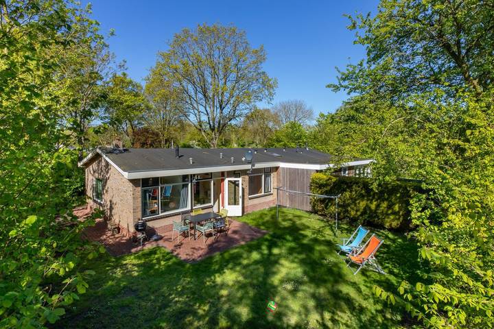 Bungalow voor 6 personen, with Balkon/Terras and Terras as well as Tuin in Oostkapelle