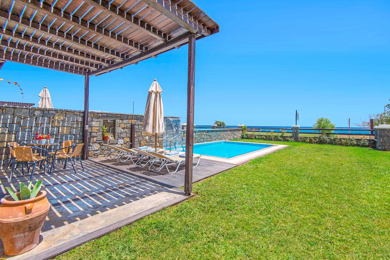 Villa per 4 persone con balcone in Spiaggia di Kiotari, Kiotari