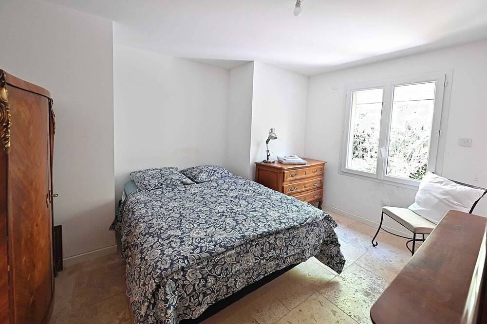 Family home ideally located between Aix-en-Provence and Marseille in Bouc-Bel-Air, Aix-en-Provence region