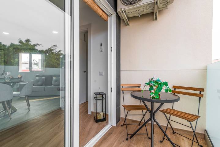 Apartamento entero, Apartamento de vacaciones 'Flamboyan 1' con balcón, Wi-Fi y aire acondicionado in Marpequeña, Telde