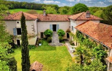 Cottage pour 2 personnes, avec jardin ainsi que terrasse et vue à Bourdeilles