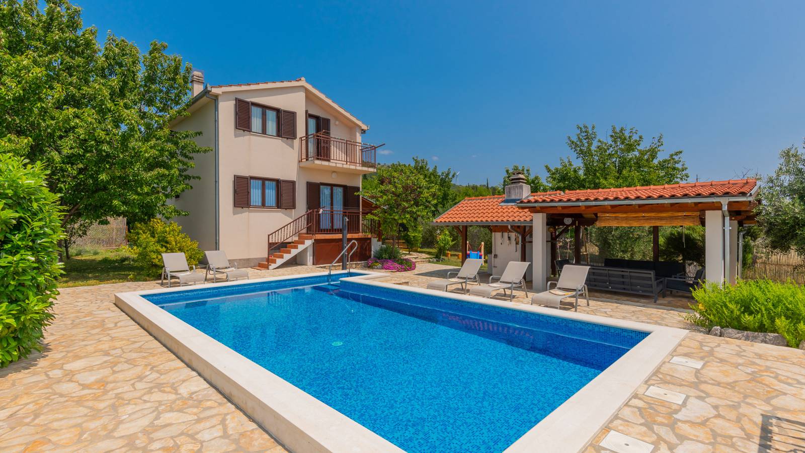 Villa Ivka-Omiš by Villas Guide in Dalmatinisches Zagora