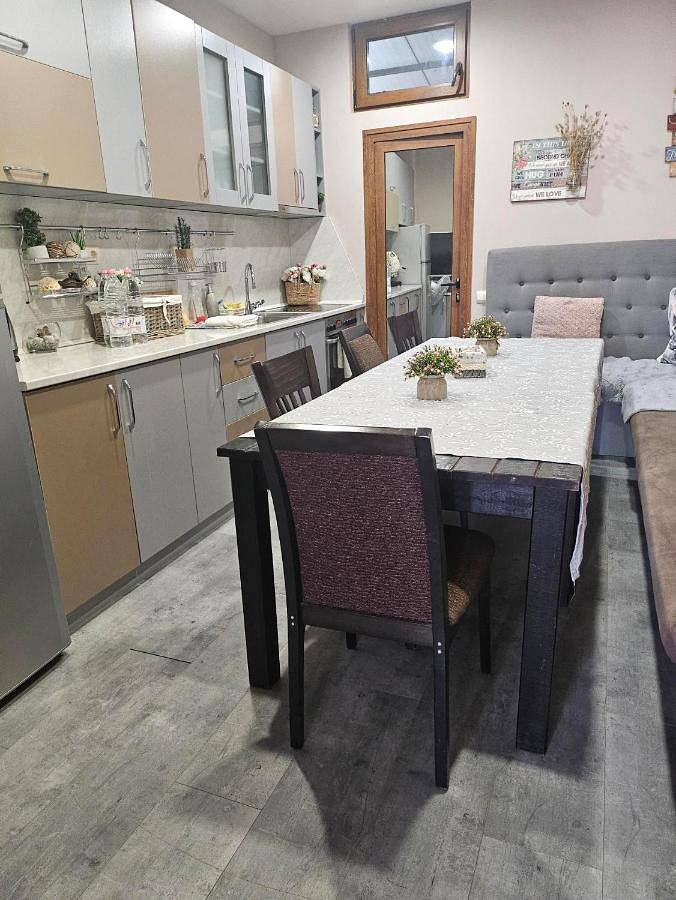 Gîte pour 12 personnes, avec vue ainsi que terrasse et jardin dans Veliko Tarnovo - 3